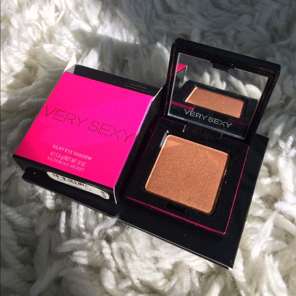 Victoria's Secret Silky Eyeshadow - Picture 9 of 16